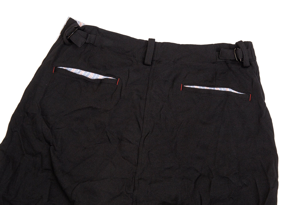 YOHJI YAMAMOTO JAPAN. Y's Striped Pocket Black Wrinkle Half Pants