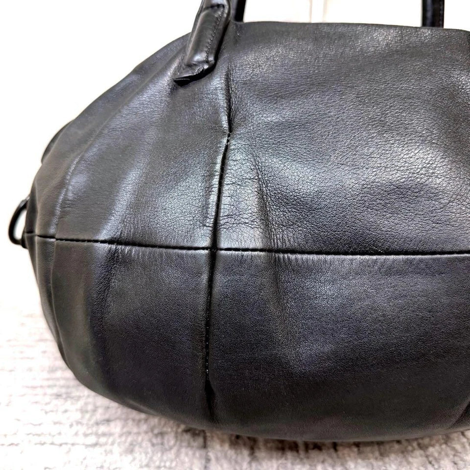 Kawa-Kawa JAPAN. 25bis. Black Lambskin Leather Round Big Zipper Tote Bag / Shoulder Bag