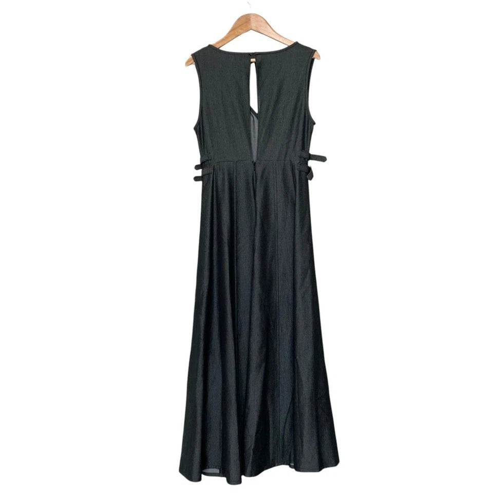 Her lip to JAPAN. Black Sleeveless Long Dress