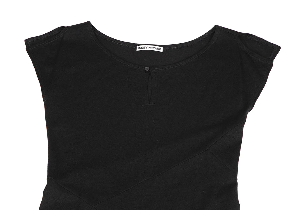 ISSEY MIYAKE  JAPAN. Black Wool Panel Switching Dress