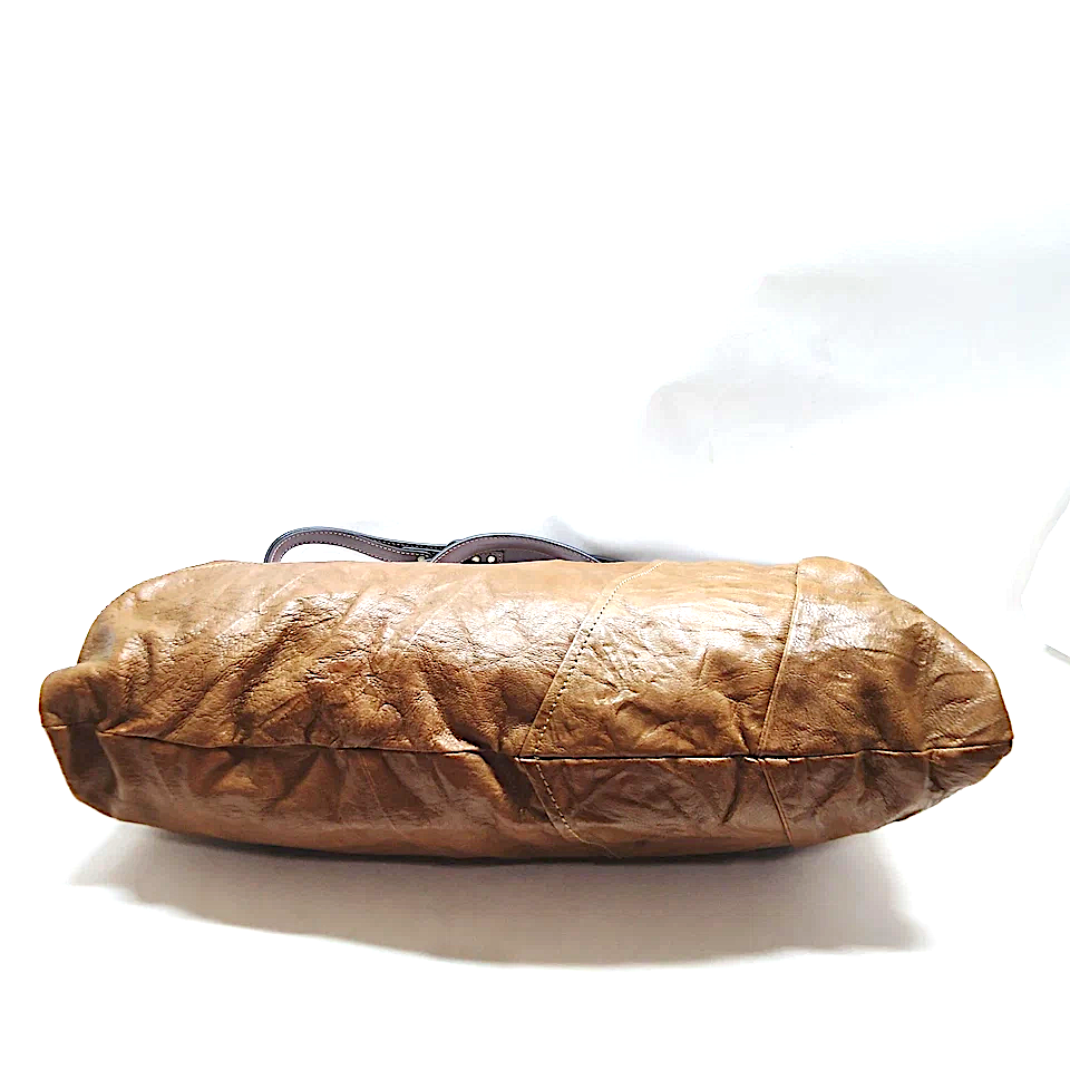 Chloe Paris. Vintage Phoebe Philo Intentional Distressing Leather Quilted Design Shoulderbag