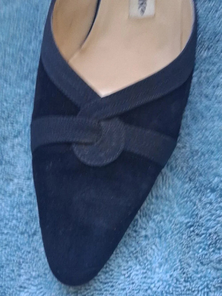 Manolo Blahnik PARIS. VINTAGE Black Suede Pointed Kitten Mules SIZE 40  USA 9