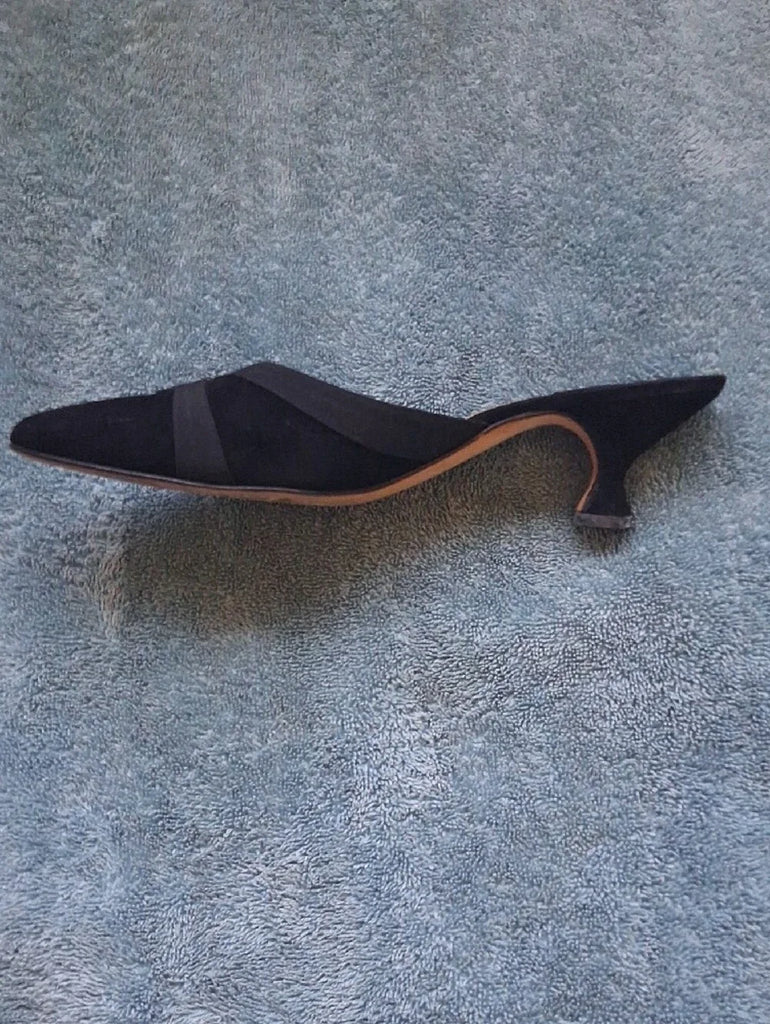 Manolo Blahnik PARIS. VINTAGE Black Suede Pointed Kitten Mules SIZE 40  USA 9