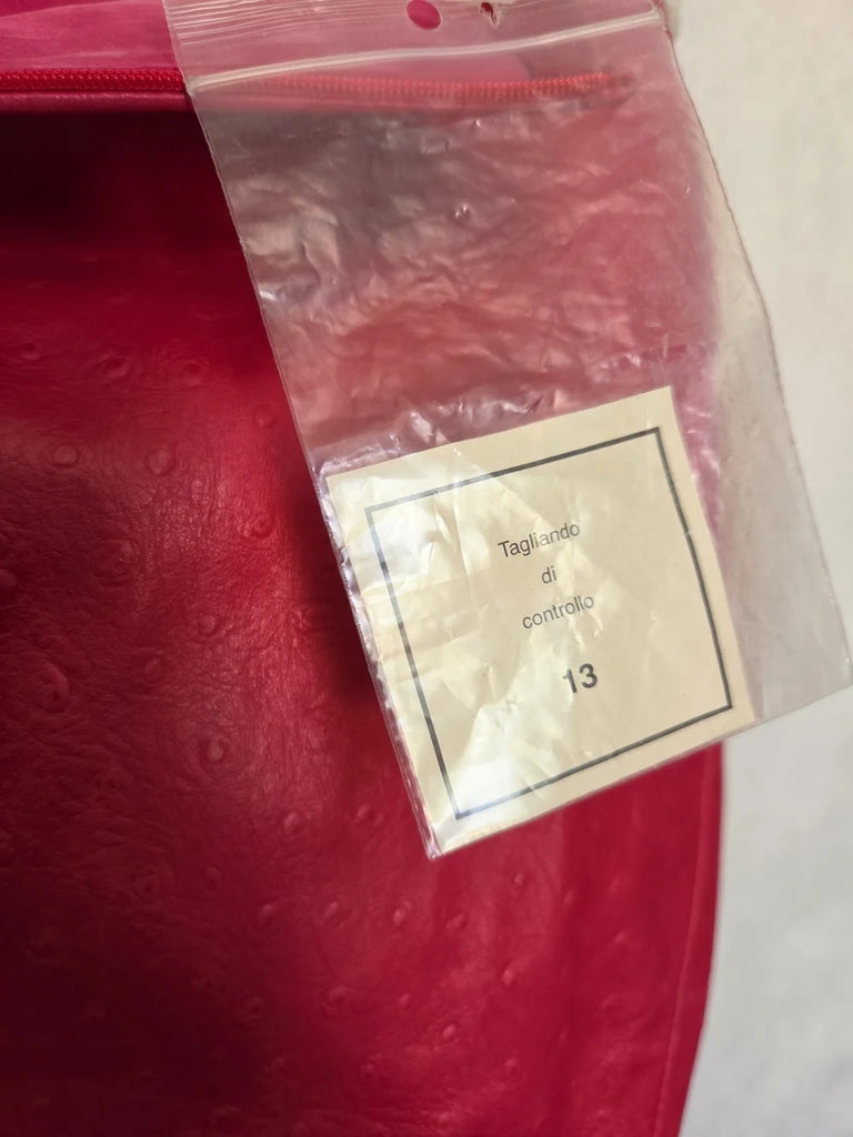 Max Mara ITALY. Bright Fuchsia Leather Ostrich Embossed Pencil Skirt