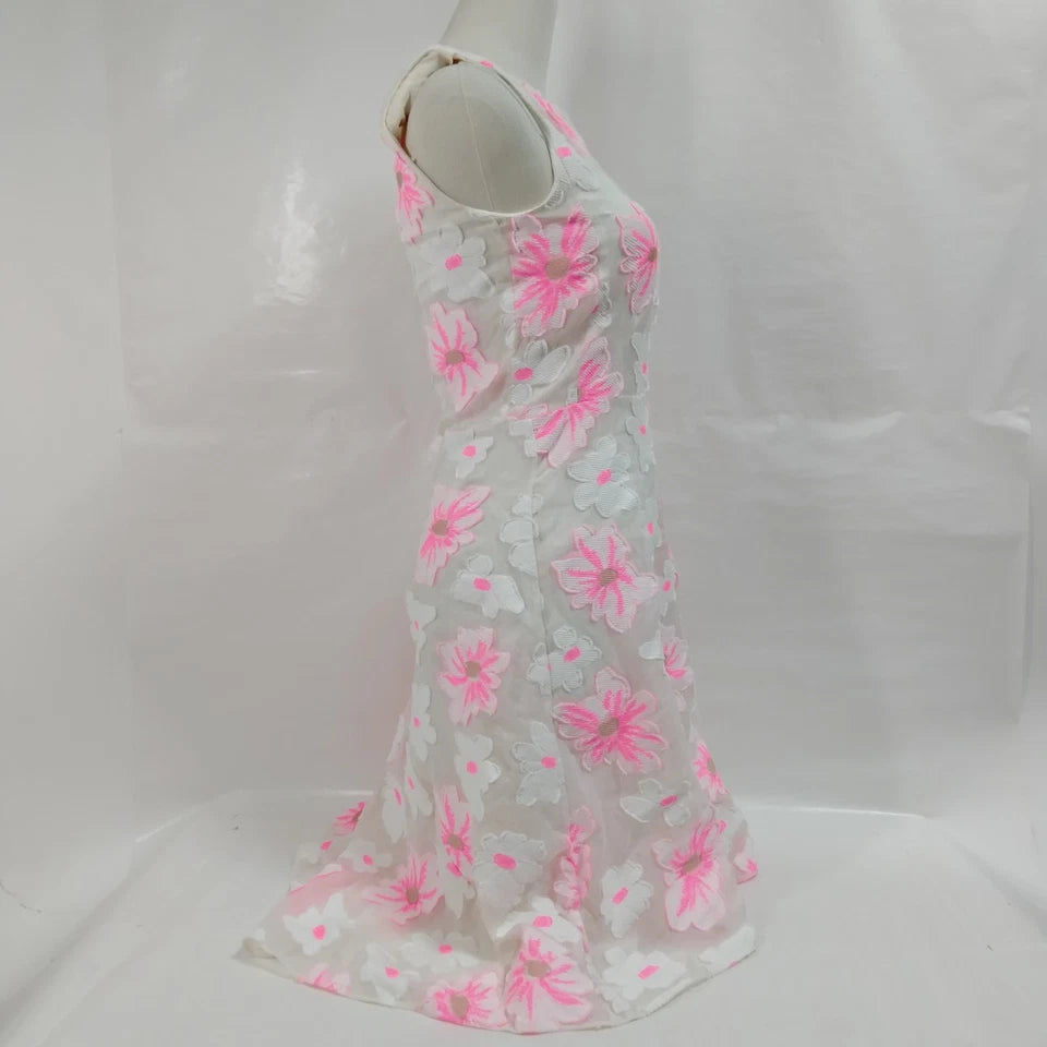 Chloe Paris. White, Pink Floral Silk/PolyTech/Cotton Dress
