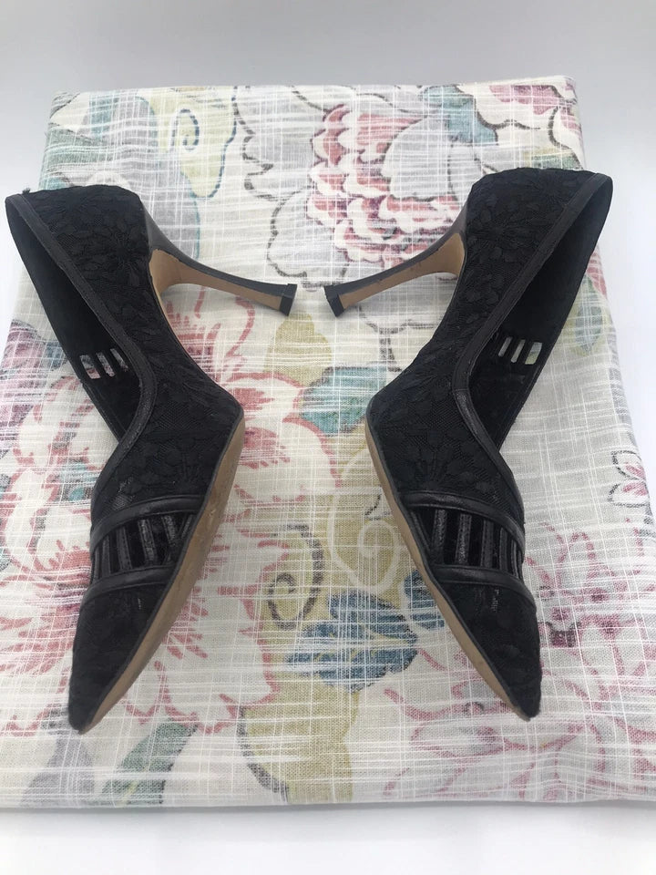 Manolo Blahnik Paris. Black Leather/Lace Floral Designer Shoes FR8.5