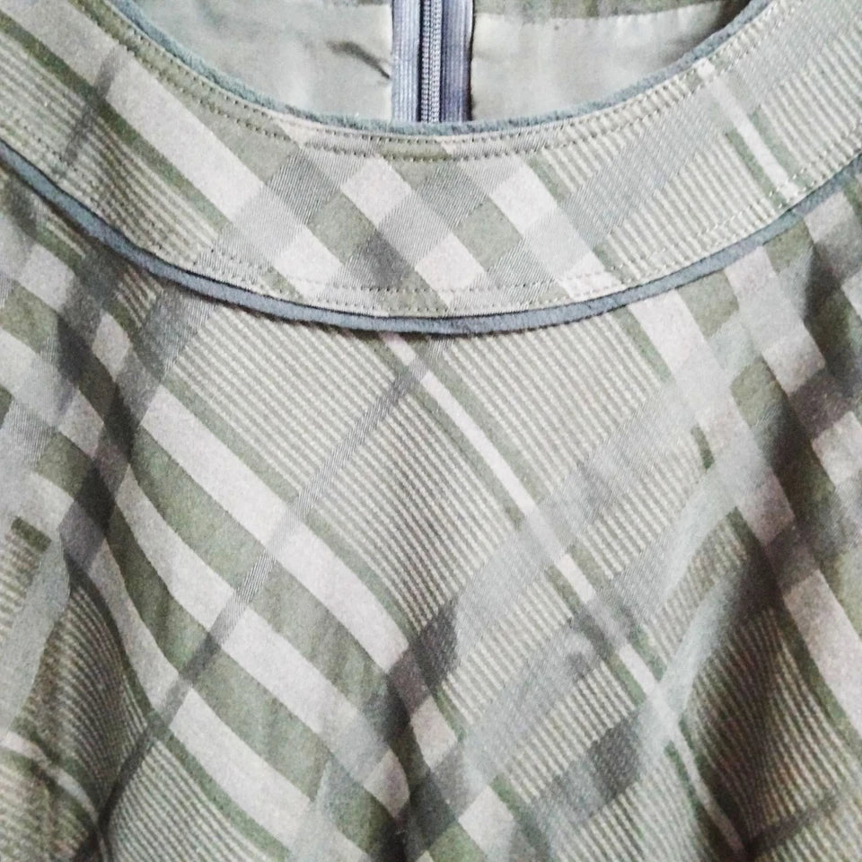 Burberry UK. Black Silk/Rayon Long Dress