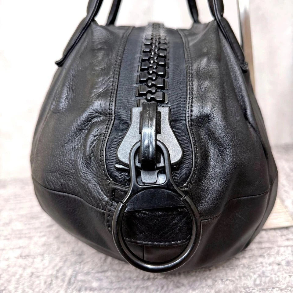 Kawa-Kawa JAPAN. 25bis. Black Lambskin Leather Round Big Zipper Tote Bag / Shoulder Bag