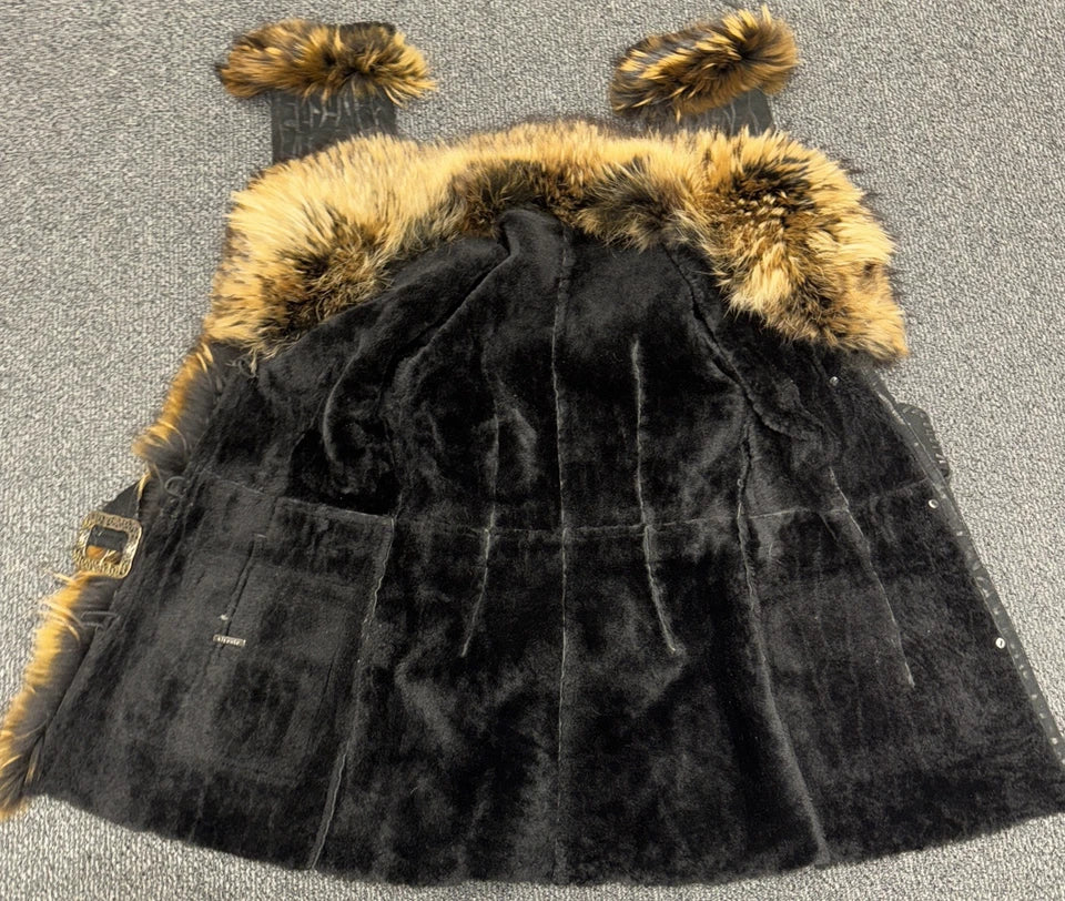 VIYONTO. Genuine Lamb skin shearling jacket, Black, Real Finn Raccoon Fur Trim, 2 Pockets.               MANY MORE FURS, FAUX FURS IN STORE ONLY