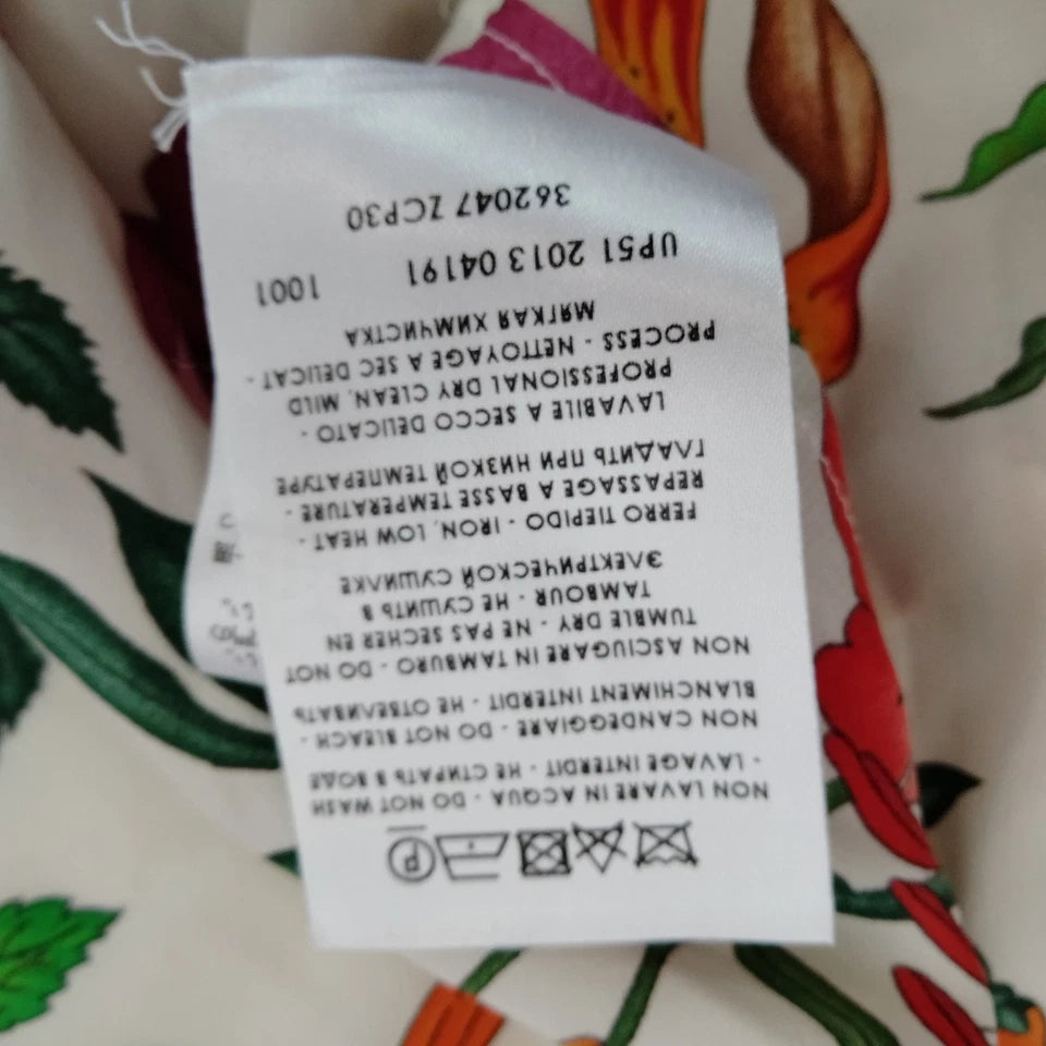 GUCCI ITALY. Vintage Sleeveless Floral/Garden Silk Blouse