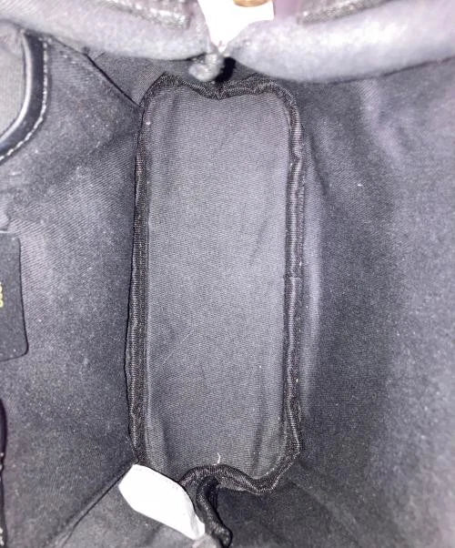 OSOI SOUTH KOREA. Black Leather Medium Shoulder Bag