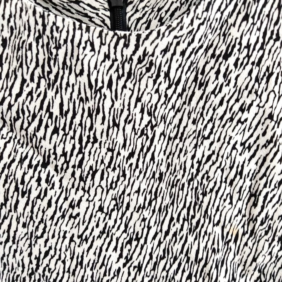 Saint Laurent Paris. Hedi Slimane. Rayon Viscose Abstract Print Dress
